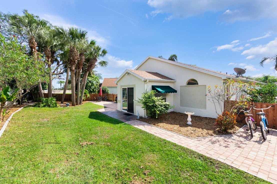 Photo of 7004 Hammock Trace Drive