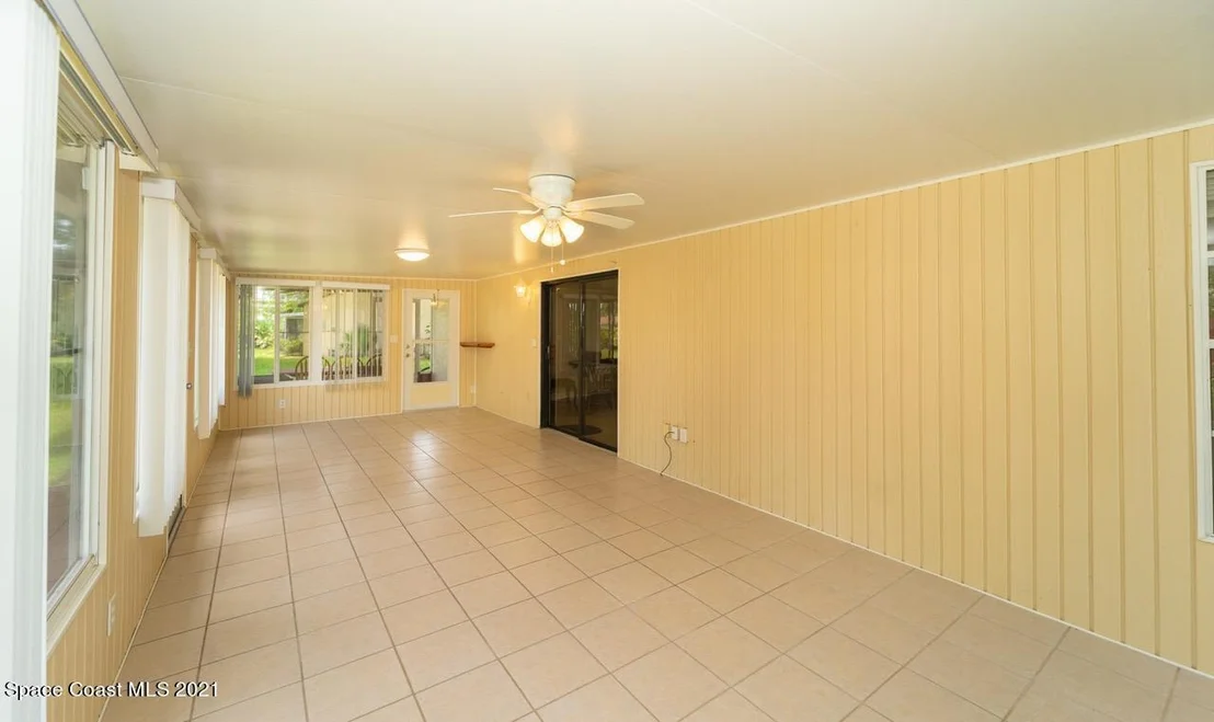 Photo of 958 Hart Place