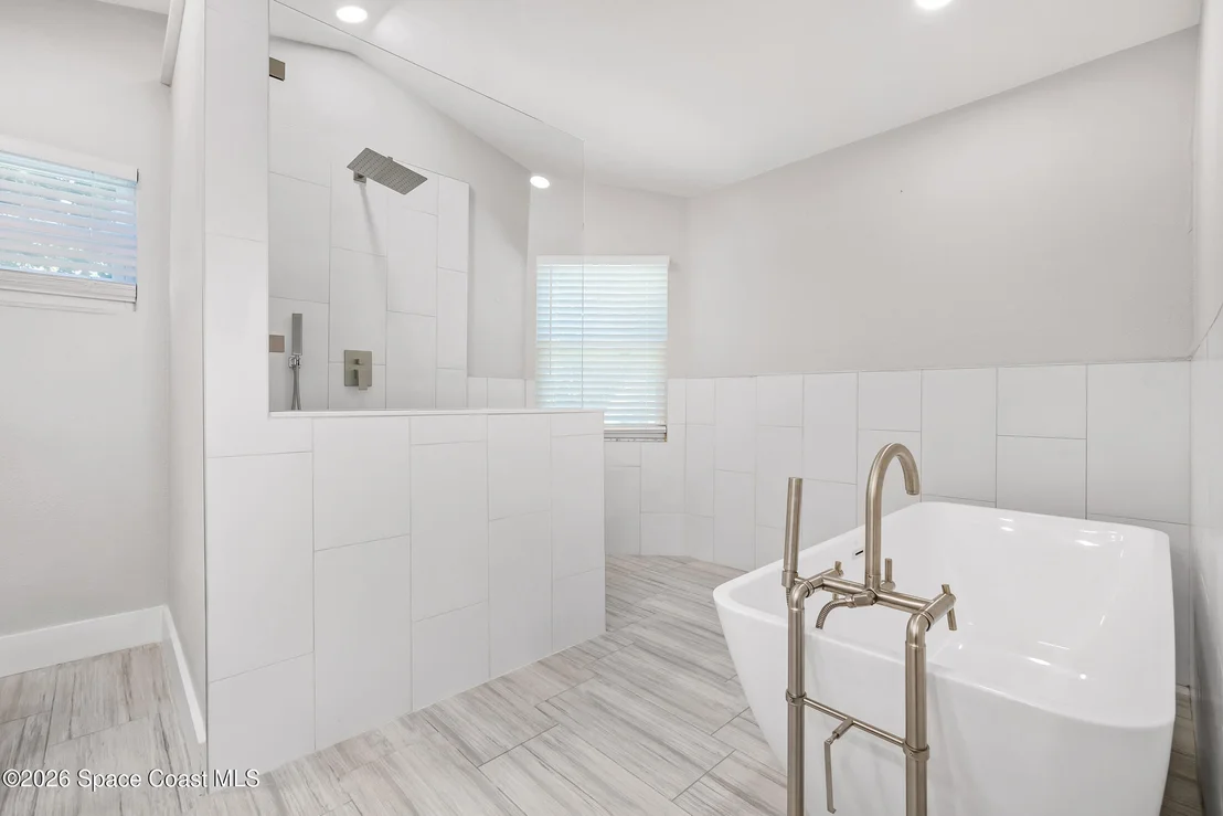 Photo of 6765 Angeles Road