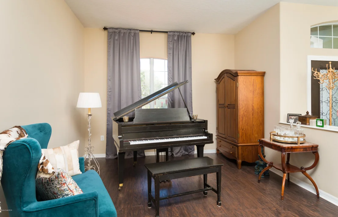 Photo of 4867 Alamanda Drive