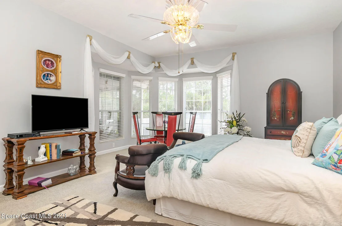 Photo of 1817 Laurel Oak Drive S