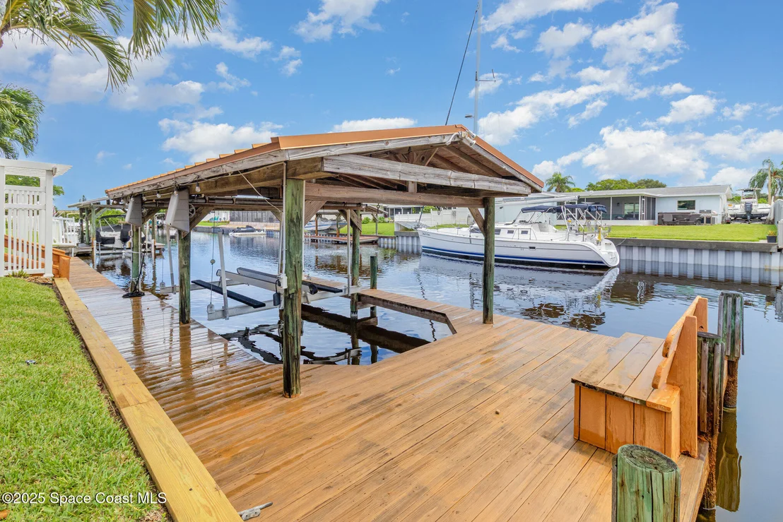 Photo of 425 Sparrow Drive