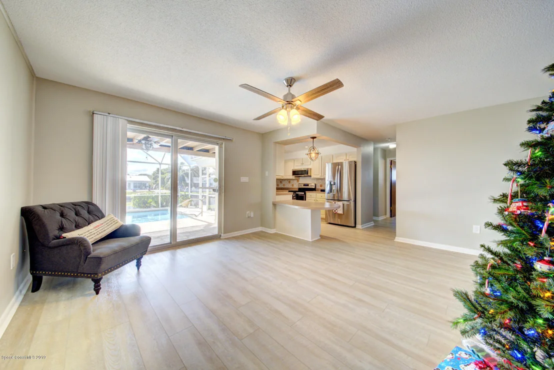 Photo of 343 Dorset Drive