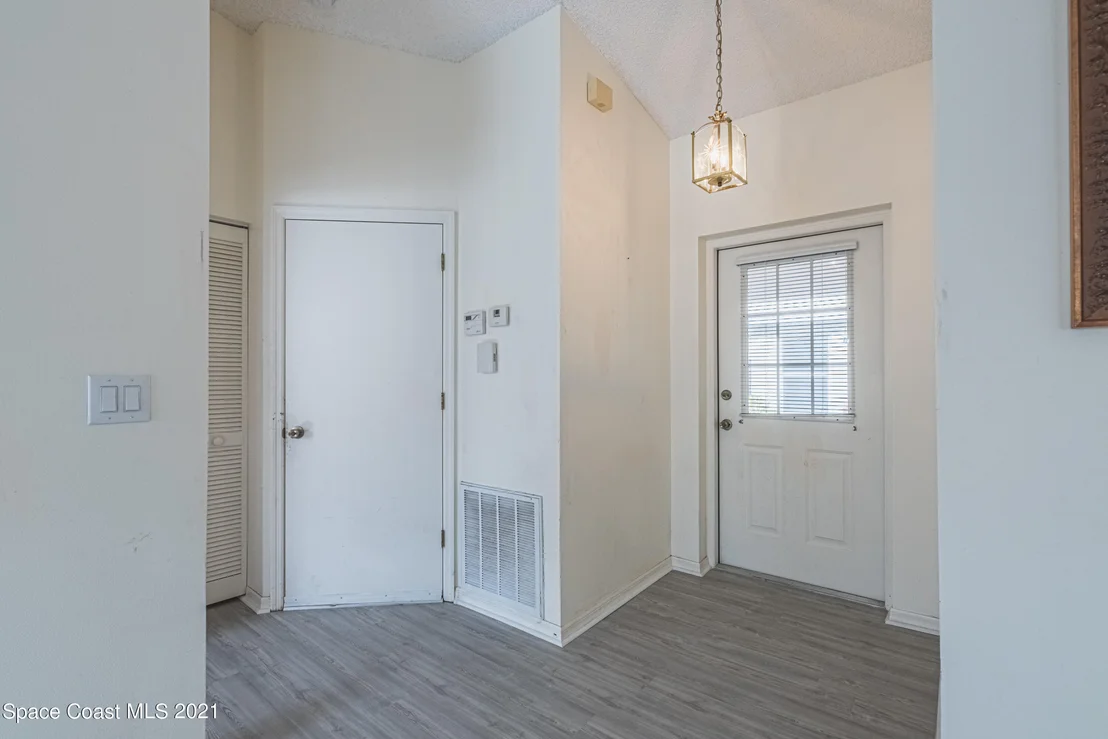 Photo of 1188 Goldenrod Circle NE