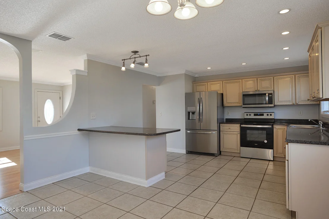 Photo of 999 Chace Lane NE