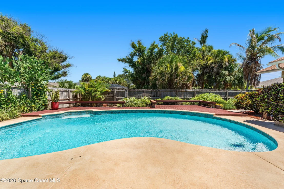 Photo of 496 N River Oaks Drive