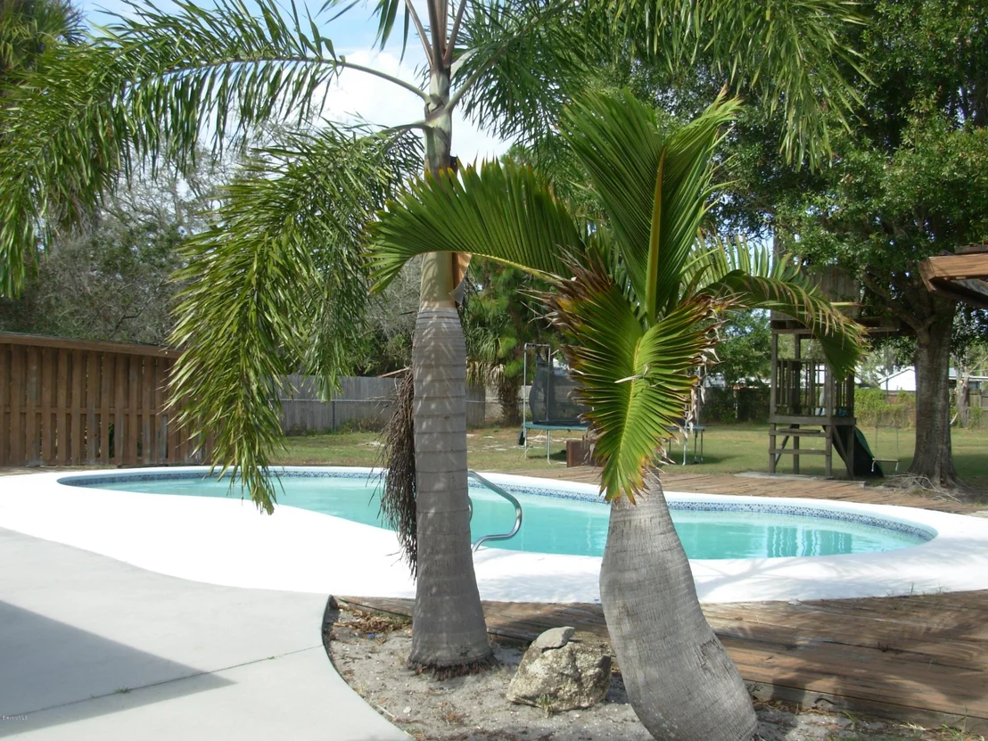 Photo of 2003 NE Roc-Rosa Drive