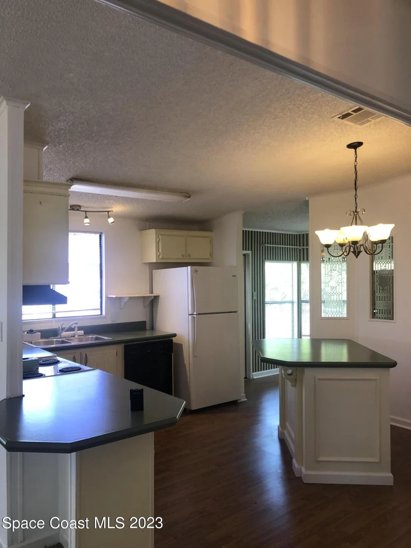 Photo of 2399 Coconut Palm Drive NE
