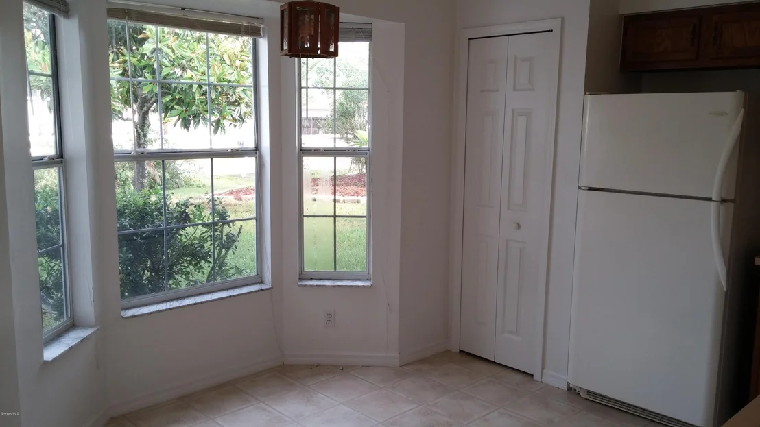 Photo of 5961 Midway Avenue
