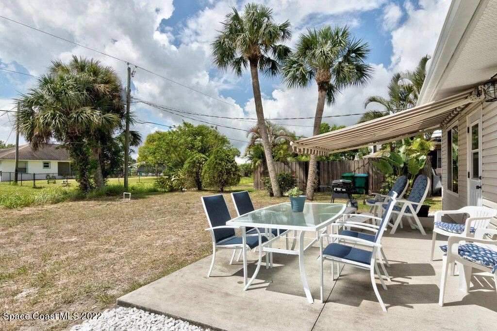 Photo of 1049 Carnation Drive