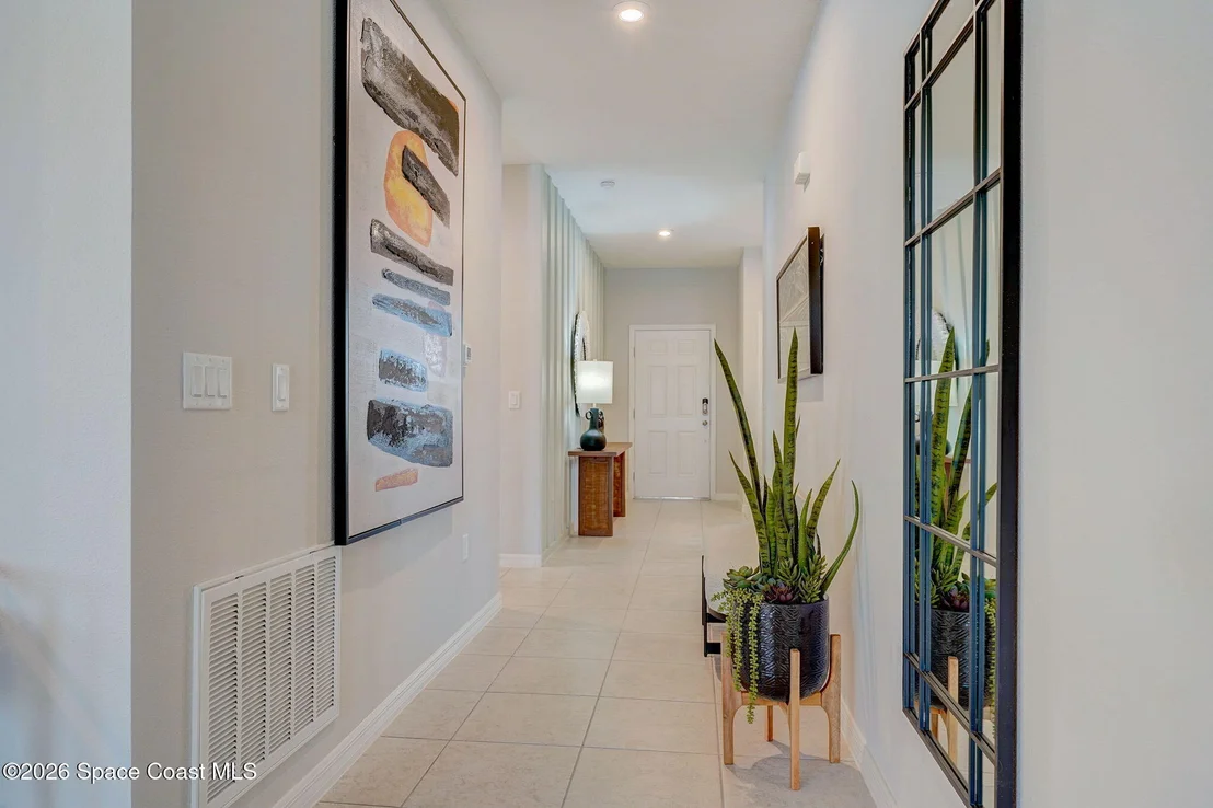 Photo of 1142 Banff Drive NE