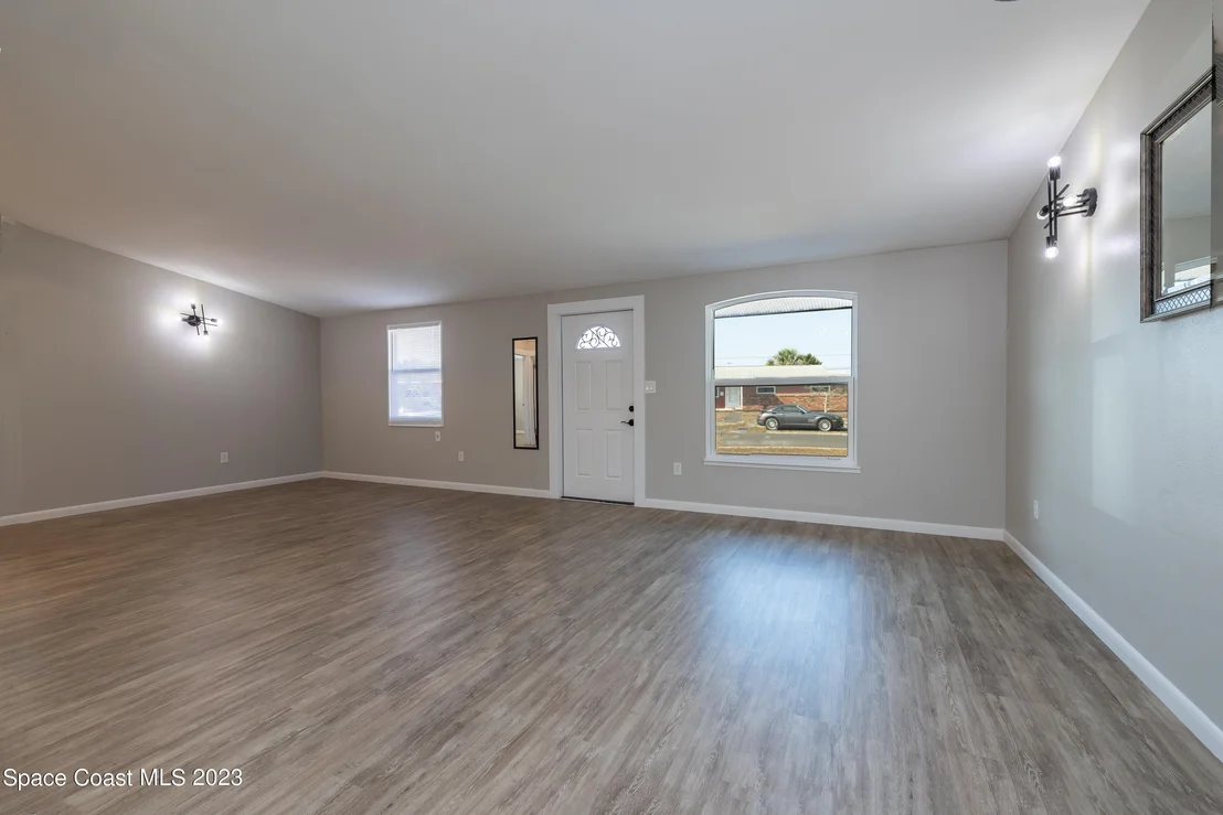 Photo of 955 Vangi Lane NE
