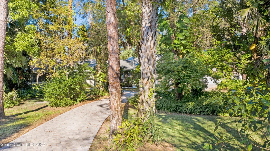 Photo of 6420 South Drive