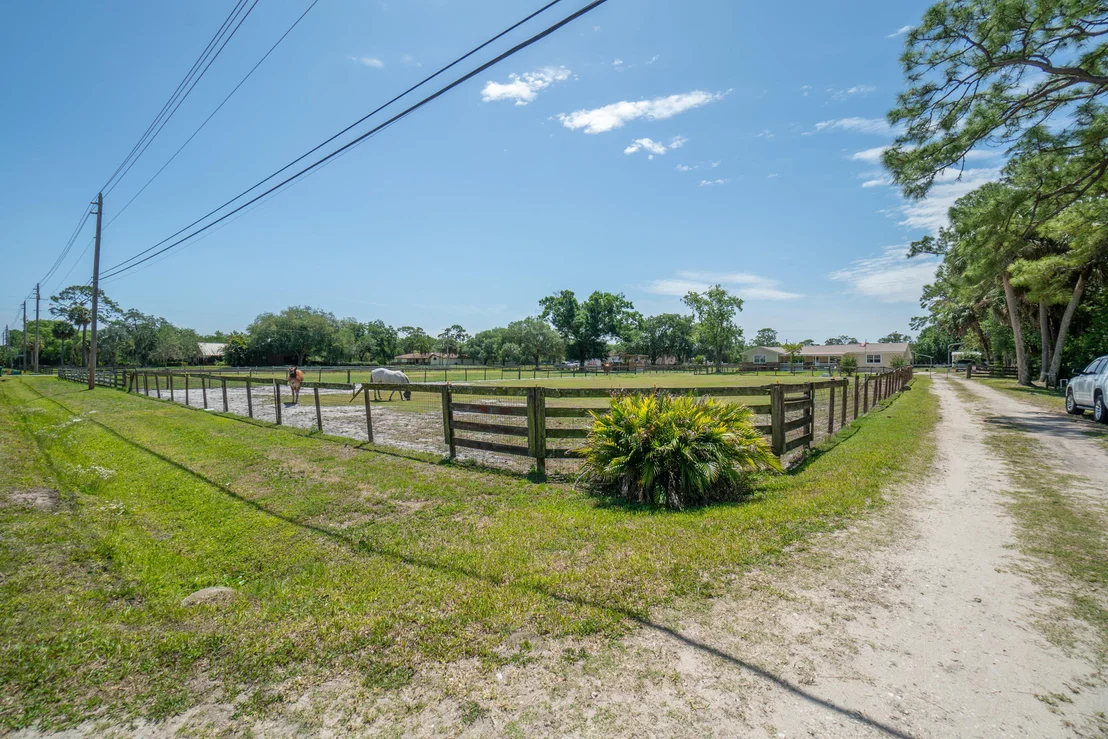 Photo of 3635 Hield Road