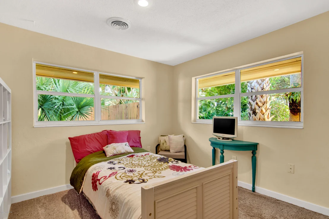 Photo of 413 Sunset Boulevard