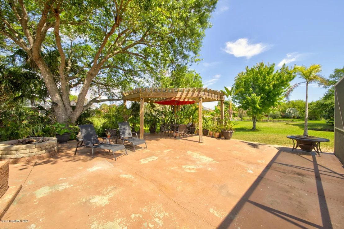 Photo of 2164 Royal Oaks Drive