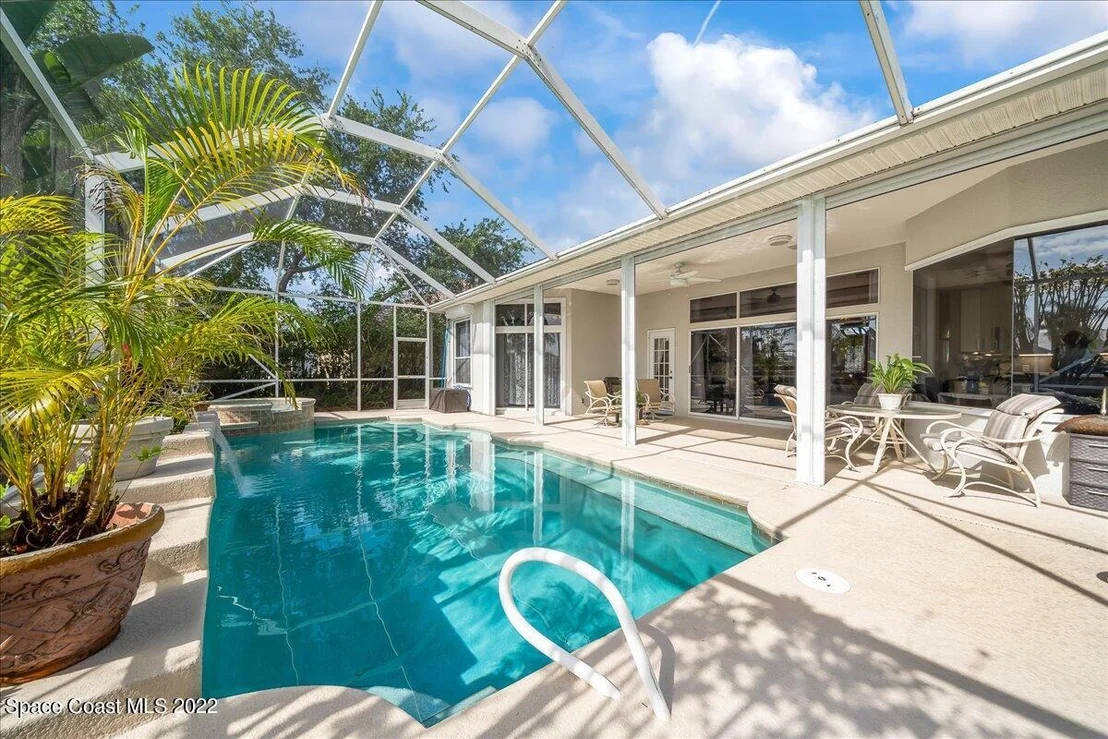 Photo of 1001 Fieldstone Drive