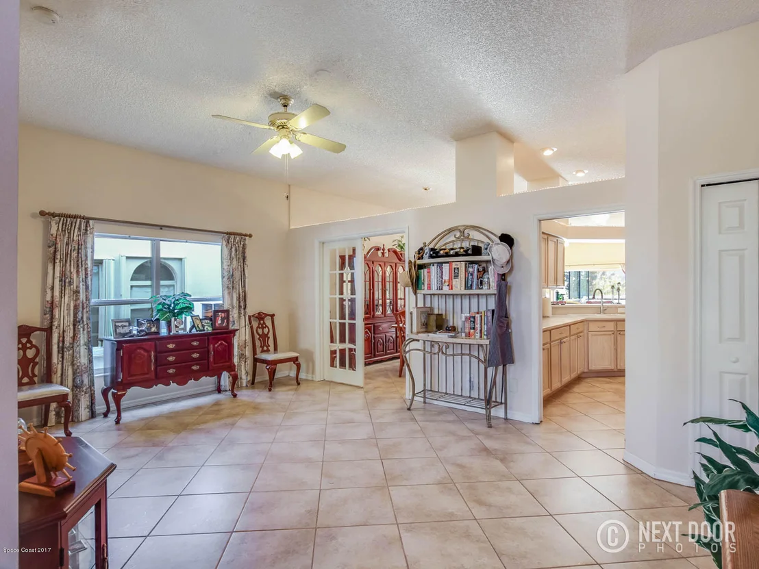 Photo of 867 Villa Drive