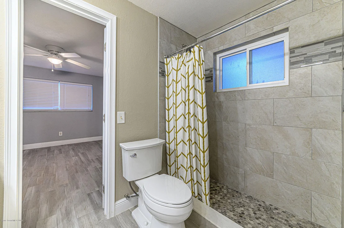 Photo of 3905 Lake Washington Road