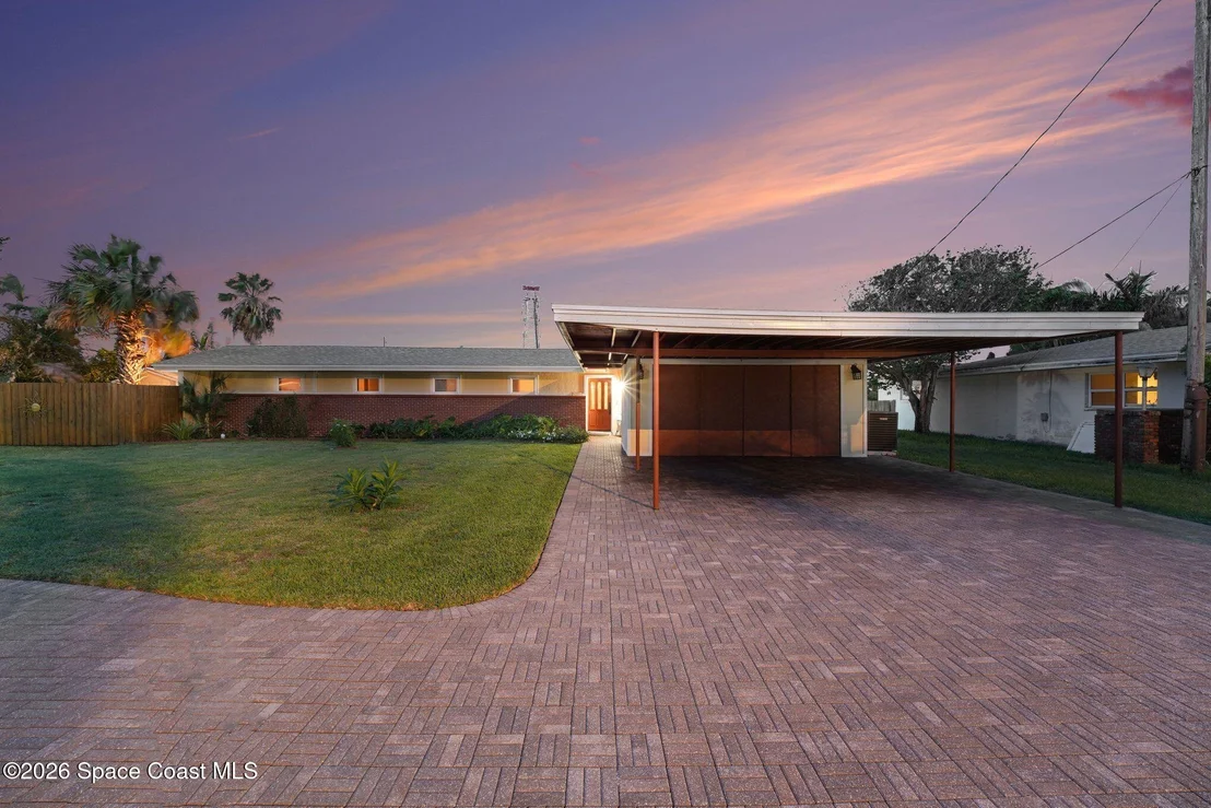 Photo of 459 Angelo Lane
