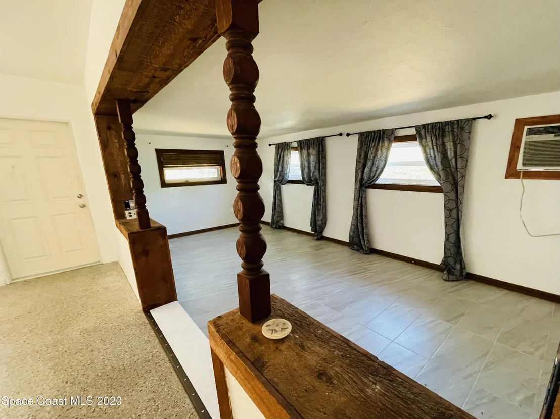Photo of 2833 Pine Avenue