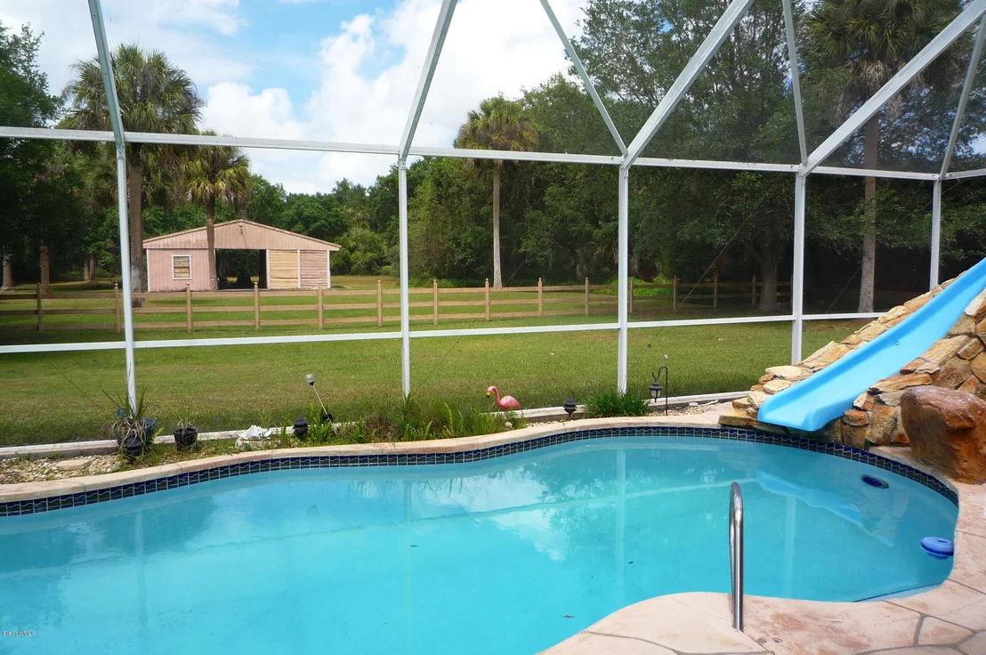 Photo of 3330 Aurora Road