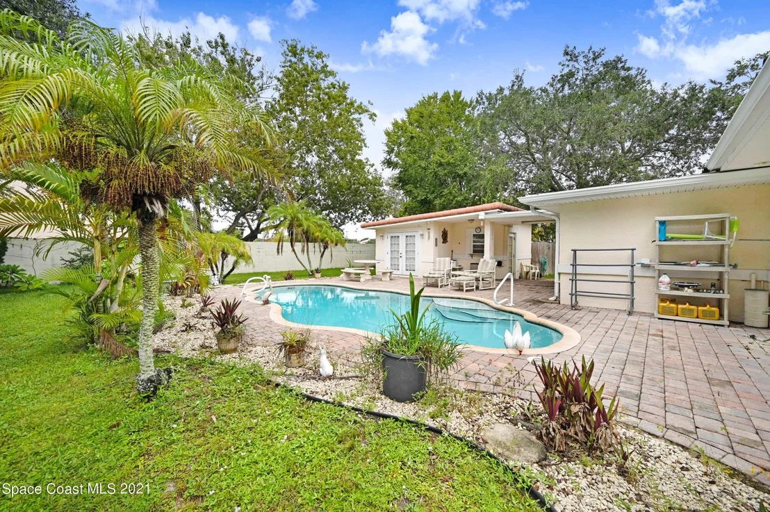 Photo of 75 Bossieux Boulevard