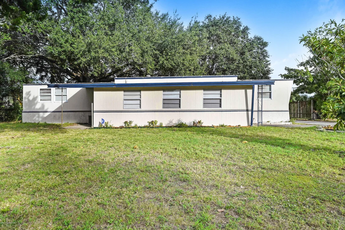 Photo of 6976 Ash Drive