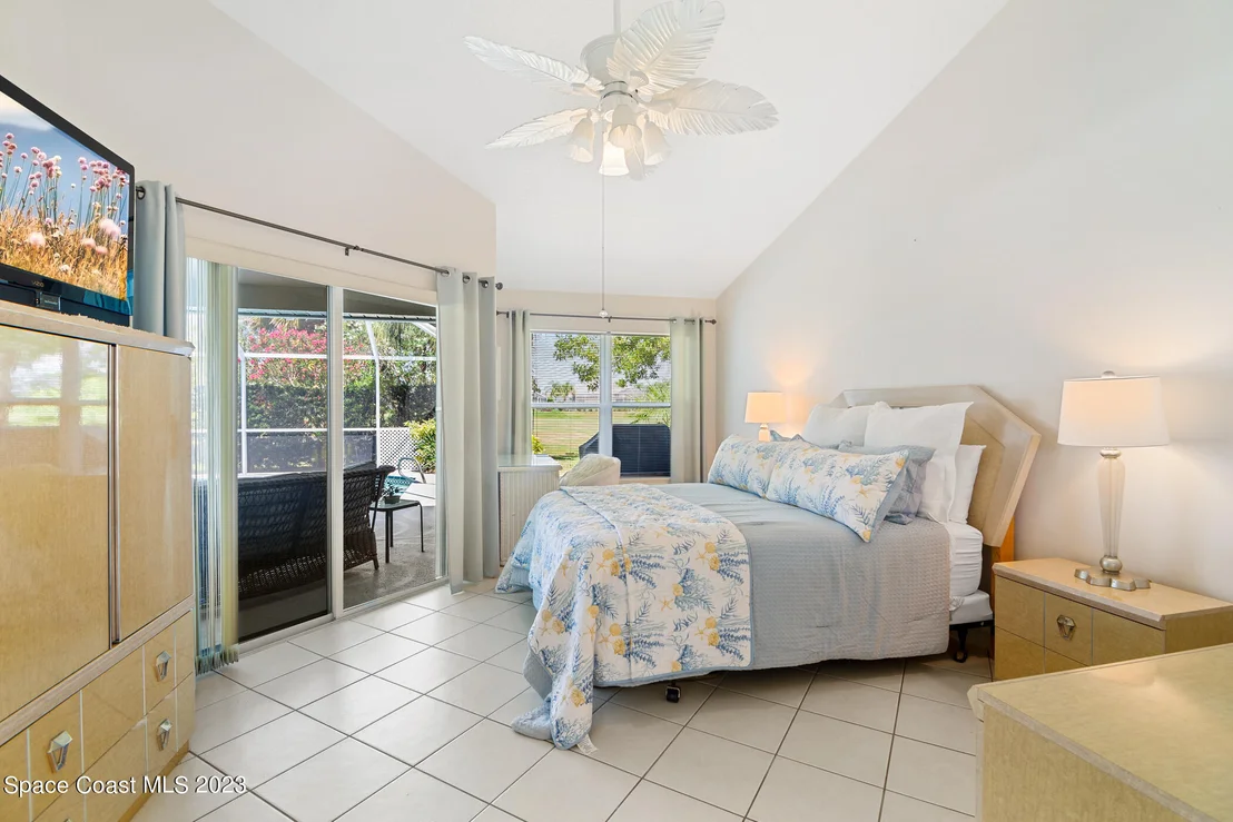 Photo of 2398 Golf Vista Boulevard