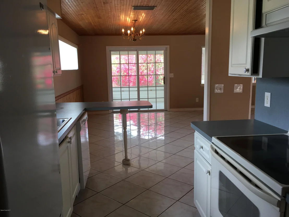 Photo of 1034 Hermosa Drive