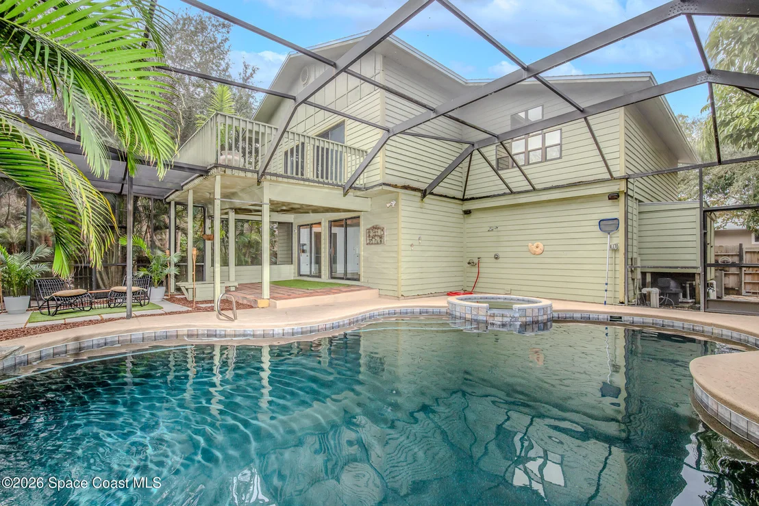 Photo of 5925 Riverside Drive