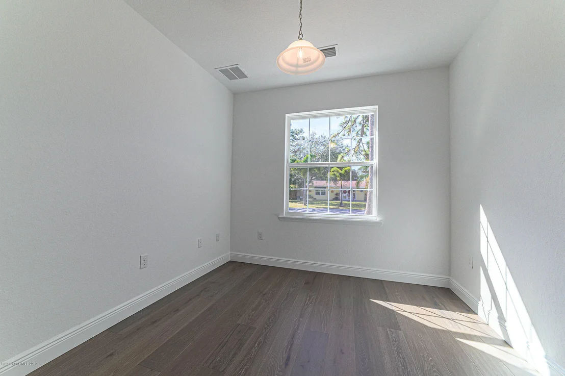 Photo of 435 Crescent Drive