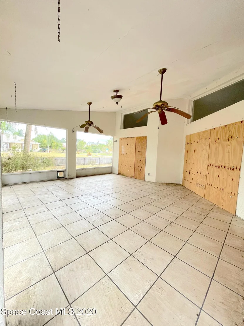 Photo of 1200 Buffing Circle SE