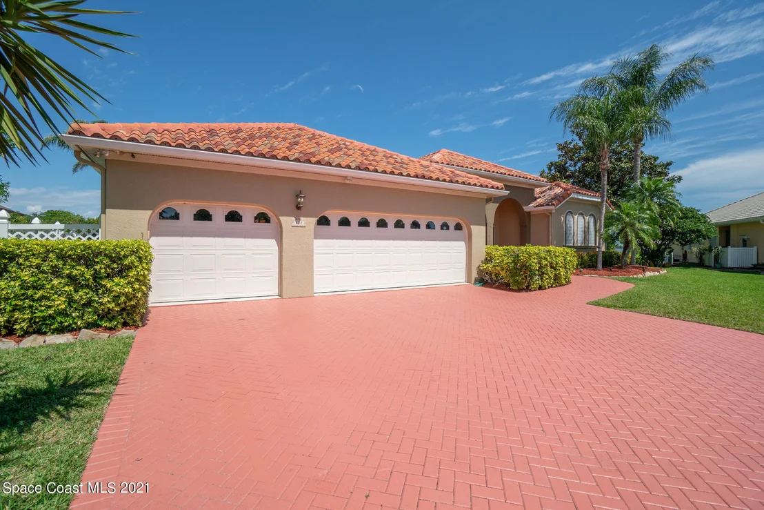 Photo of 502 Topsail Drive