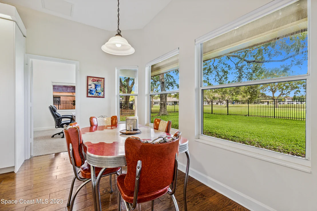 Photo of 1124 Fairlawn Drive