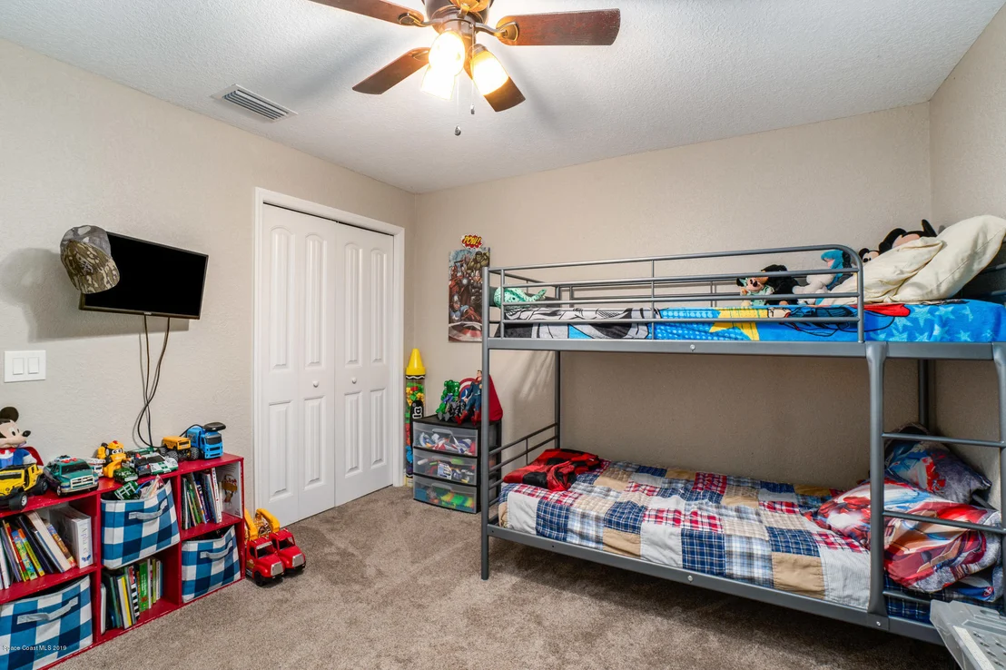 Photo of 5715 Lord Street