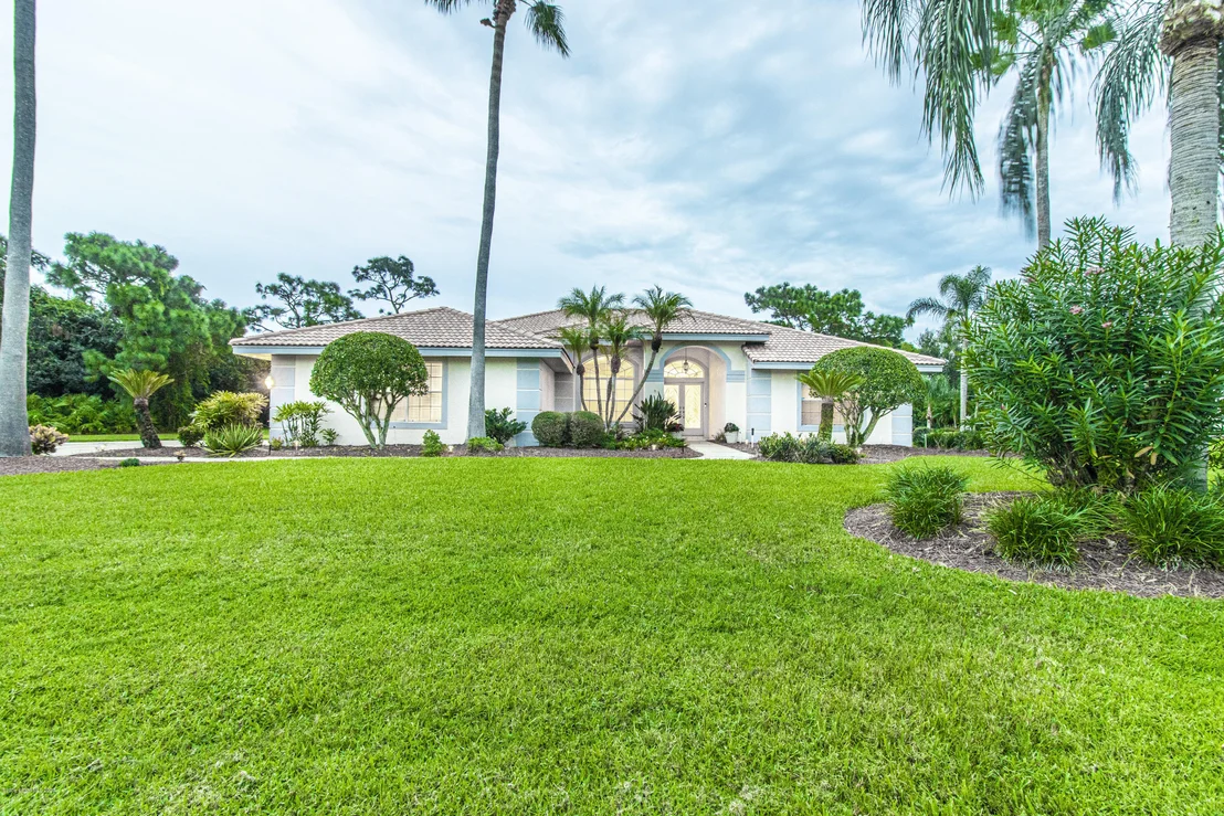 Photo of 735 Glengarry Drive