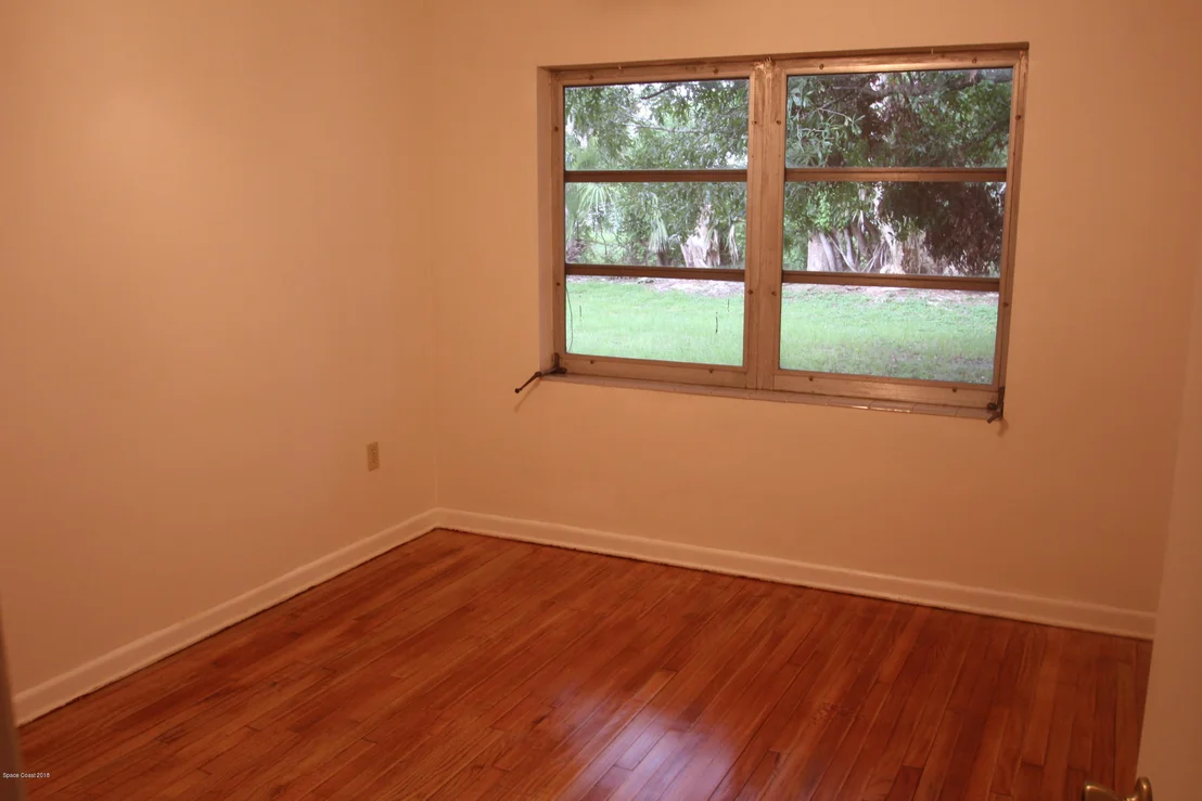 Photo of 1616 Airport Boulevard