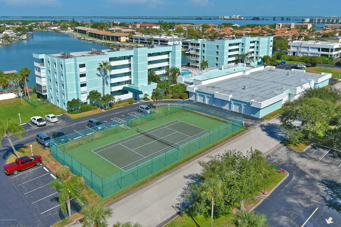 Photo of Unit 1302 at 1700 Commodore Boulevard