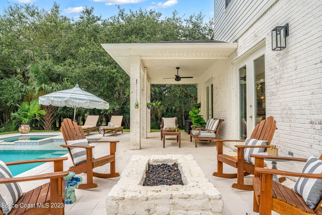 Photo of 5595 Willoughby Drive