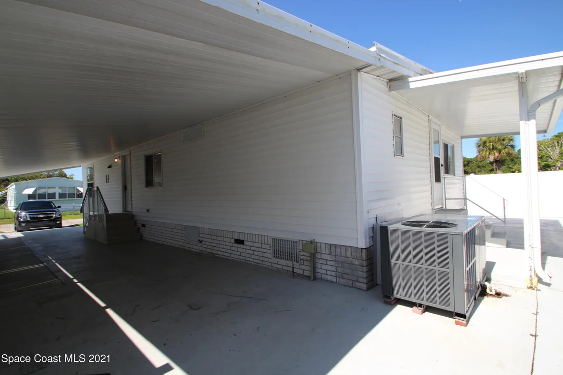 Photo of 2505 Amberly Road NE