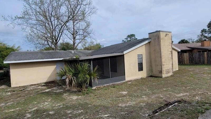 Photo of 6010 Apple Avenue