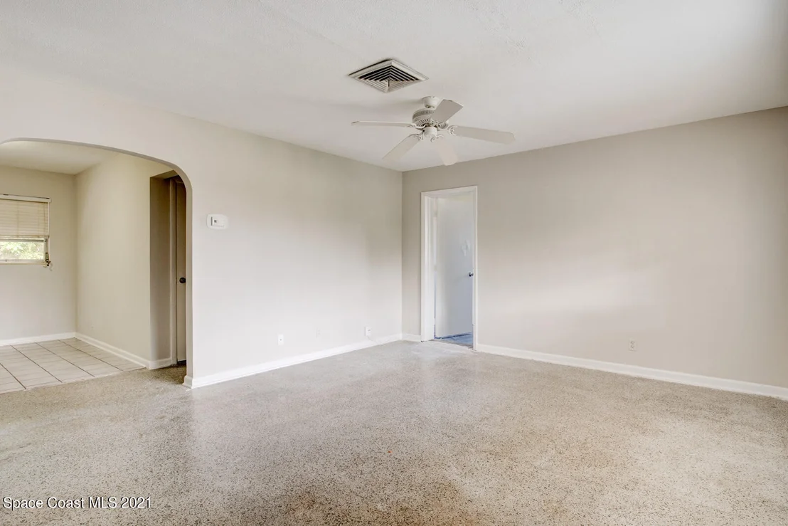 Photo of 175 S Broadway