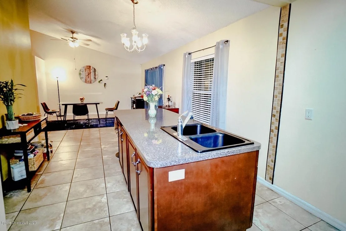 Photo of 255 Saldon Lane