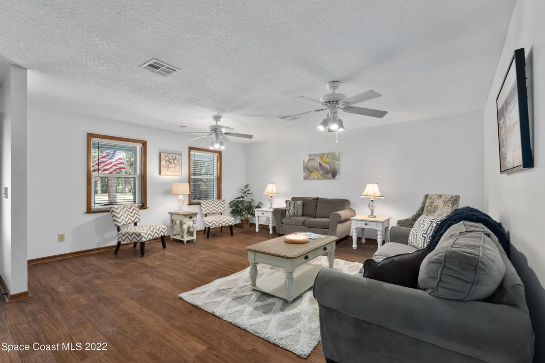 Photo of 3925 Milwaukee Avenue