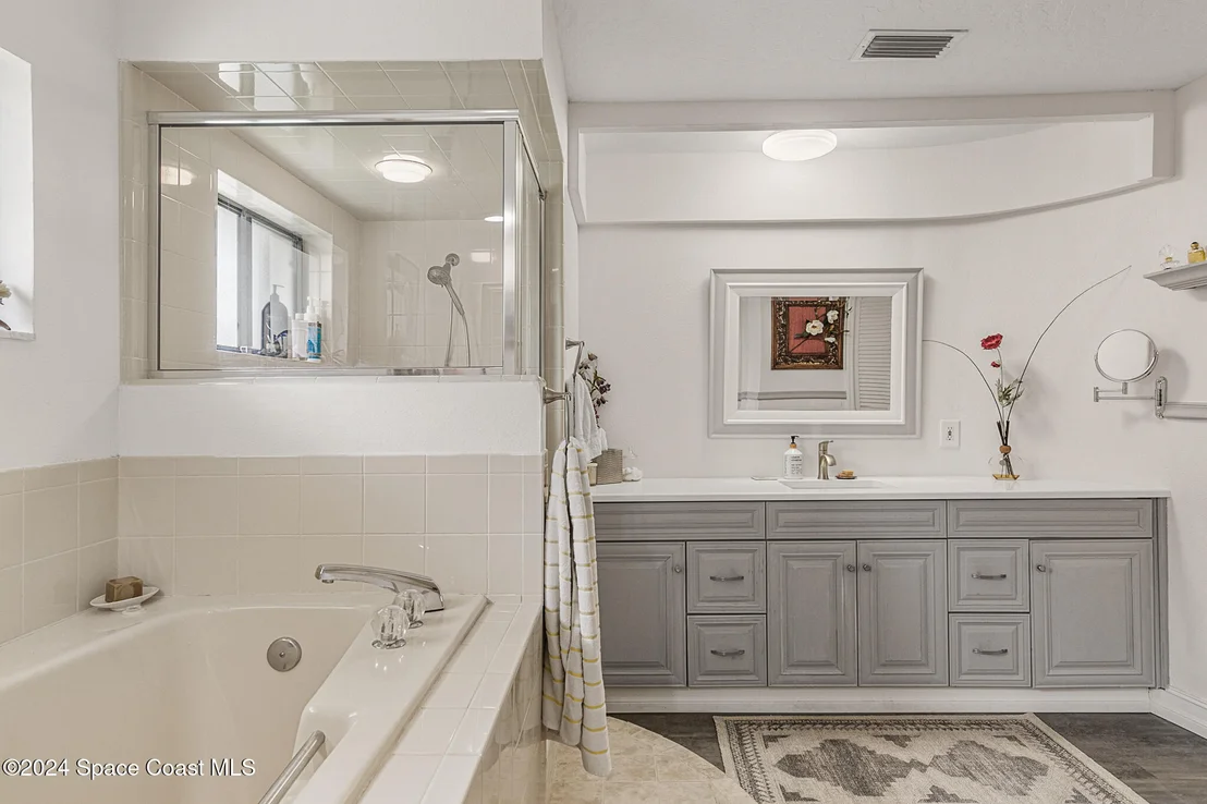 Photo of 2047 Bottlebrush Drive
