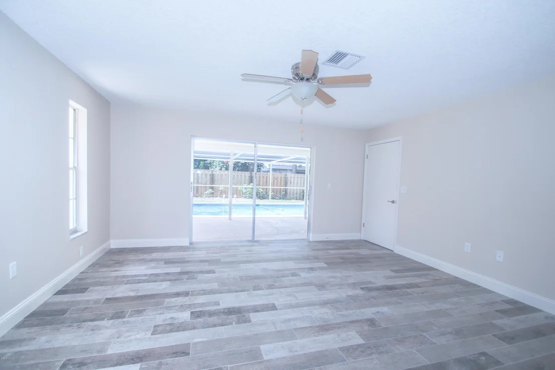 Photo of 465 Seabreeze Drive