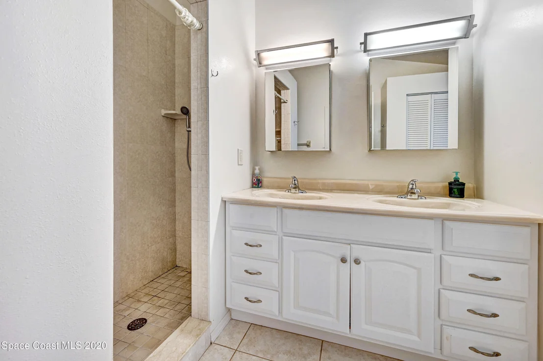 Photo of 3307 Lake View Circle