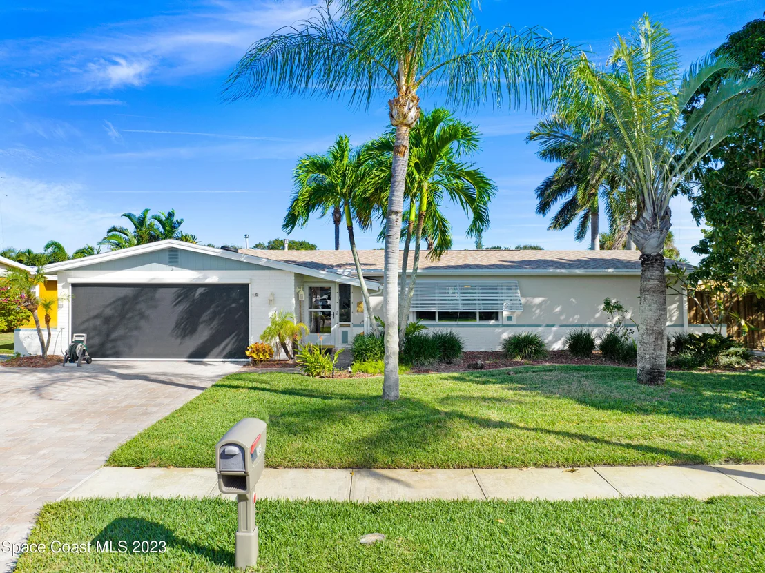 Photo of 405 Thrush Drive