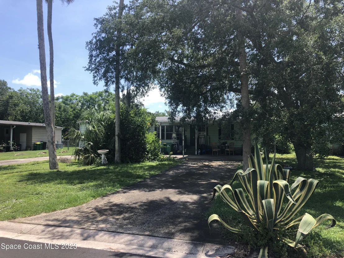 Photo of 340 Maplewood Boulevard